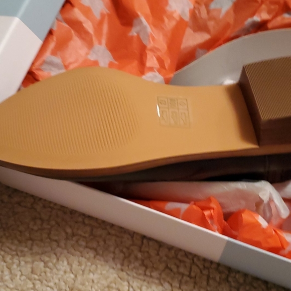 Boots - Picture 2 of 4